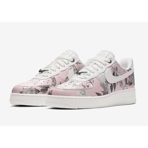 Nike Air Force 1 ‘07 LXX 🌸